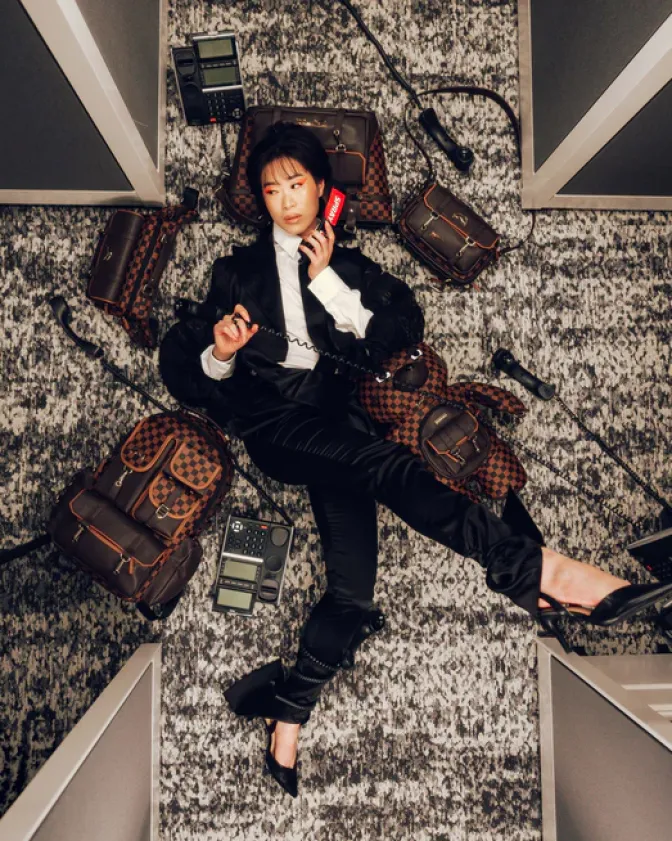 CHECKMATE ROYALE MESSENGER BRICK BAG
