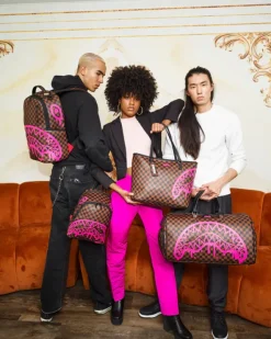 THE ARTISTS TOUCH TOTE